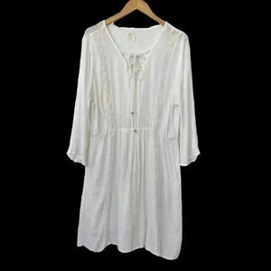 TRUE DESTINY White Long Sleeve Dress